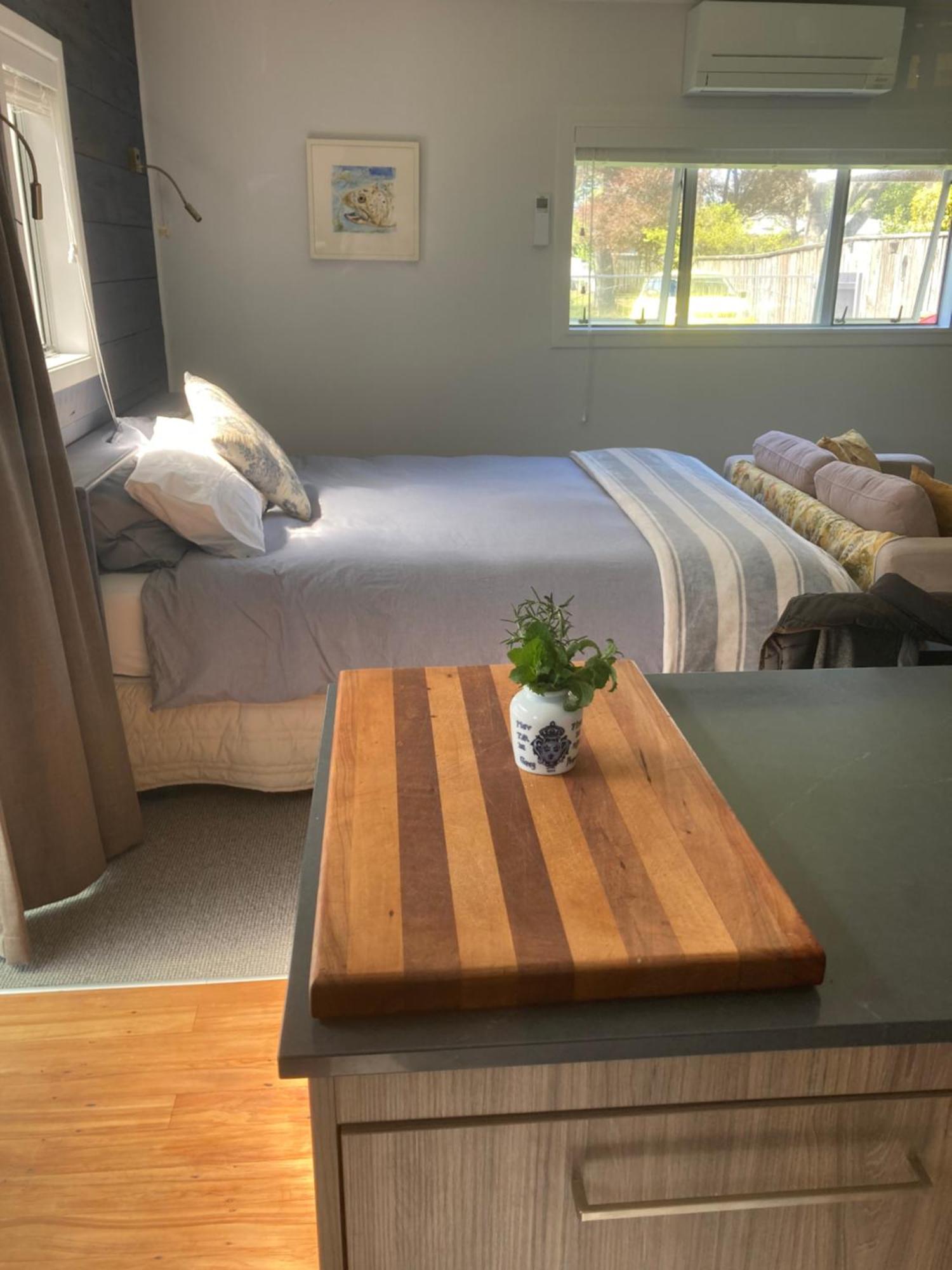 Anglers Adventure Paradise Cabin Bnb Wifi Parking Turangi Exterior photo