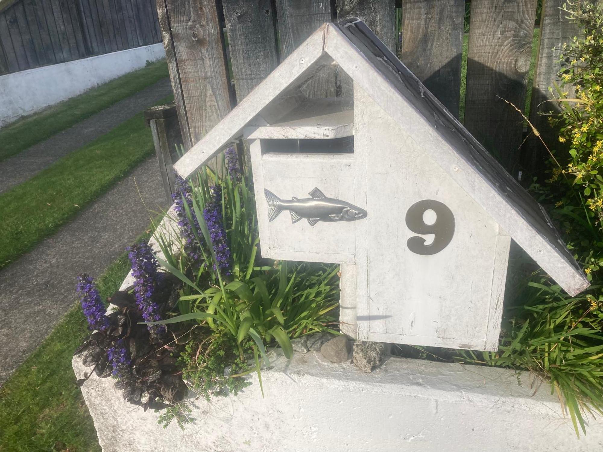 Anglers Adventure Paradise Cabin Bnb Wifi Parking Turangi Exterior photo